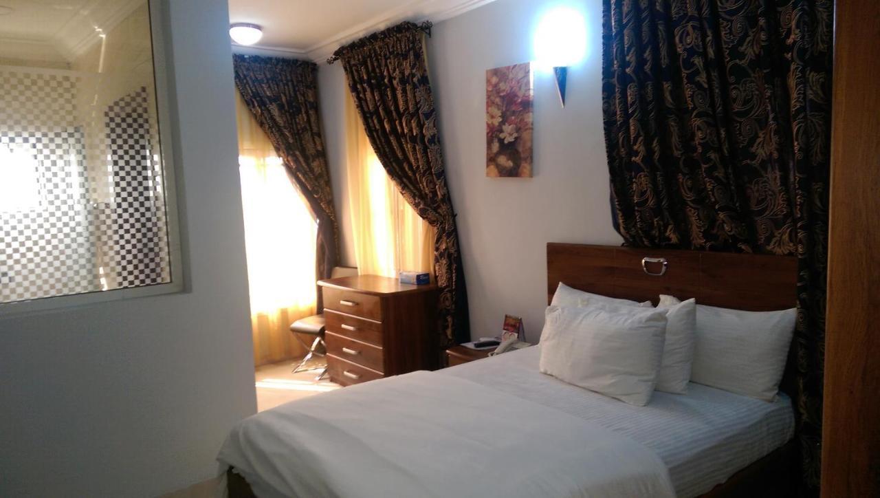 Kh Lodge Abuja Eksteriør bilde