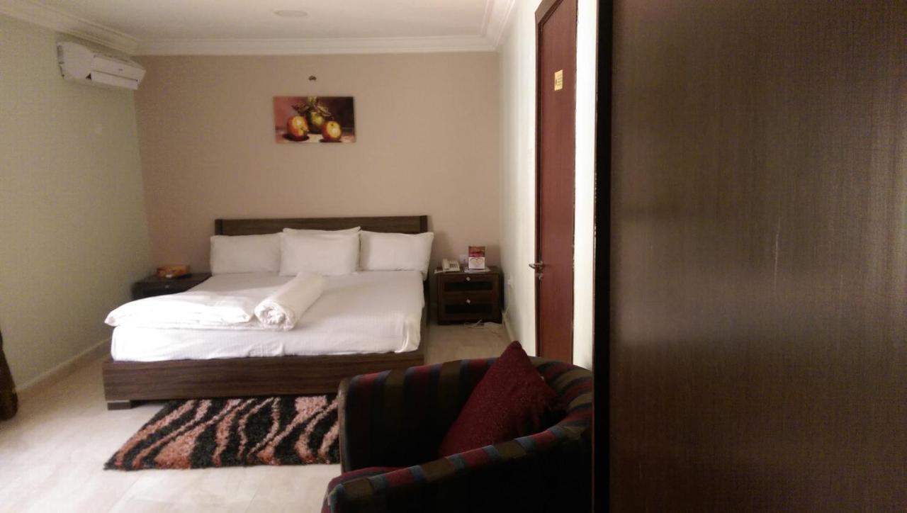 Kh Lodge Abuja Eksteriør bilde